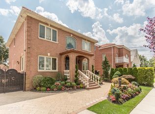 14716 11th Ave, Whitestone, NY 11357