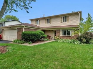 332 Drake Ave, Bolingbrook, IL 60490