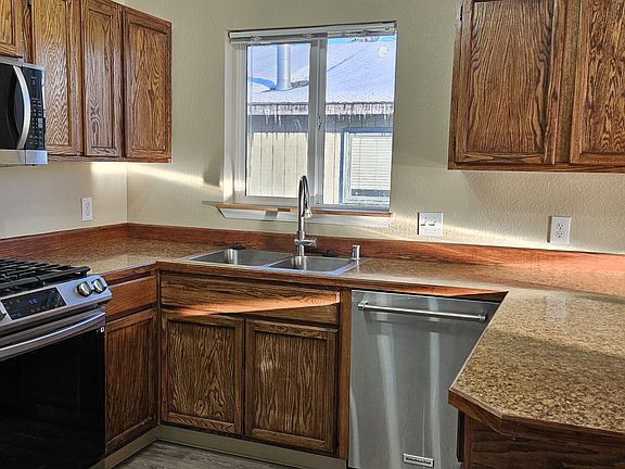 5th image of 908 E 45th Ct APT 3
