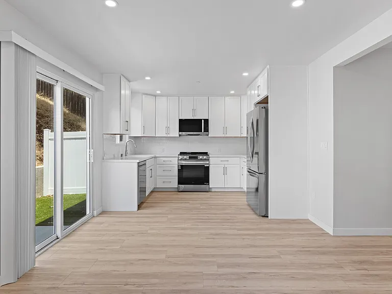 6256 E Lake Dr — Photo 10