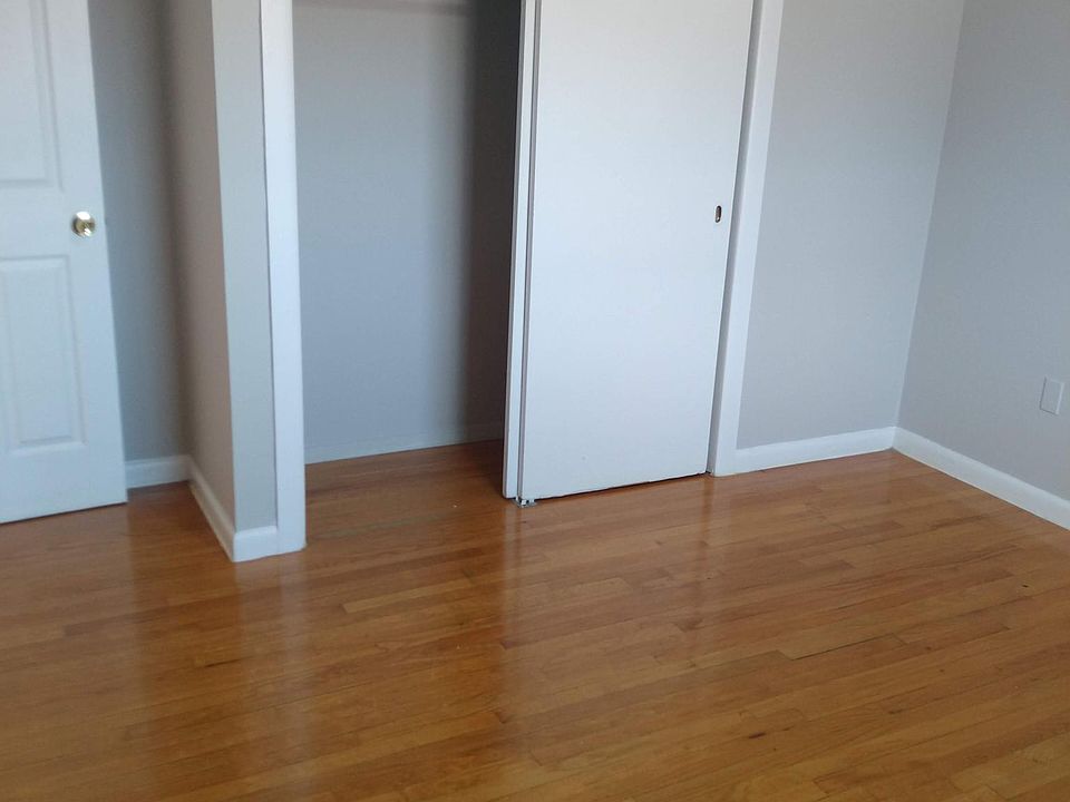 1st image of 223 Fairfield St #2R