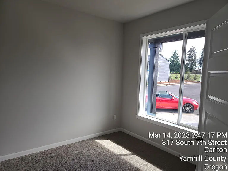 696 E Wilson St — Photo 6