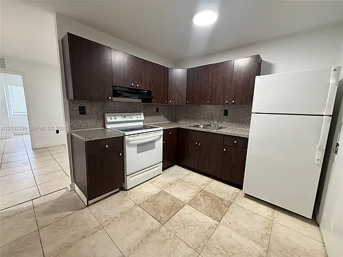 12215 W Dixie Hwy #107 Photo 1