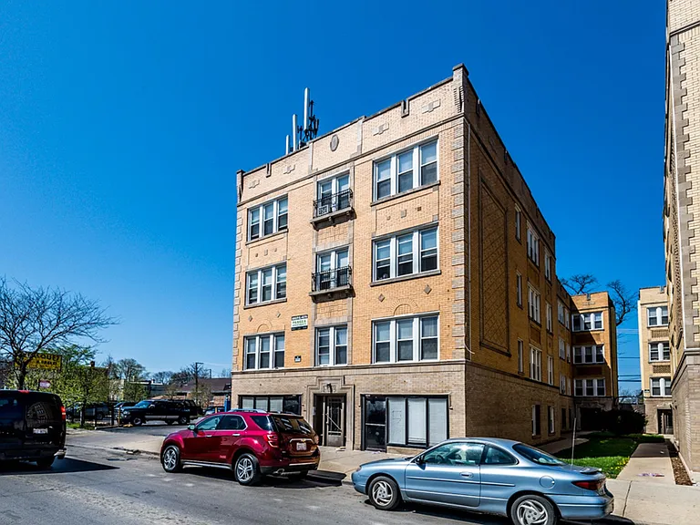 2610 N Laramie — Photo 13