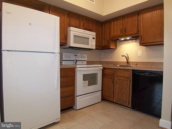 4th image of 1205 N Pitt St APT 1A