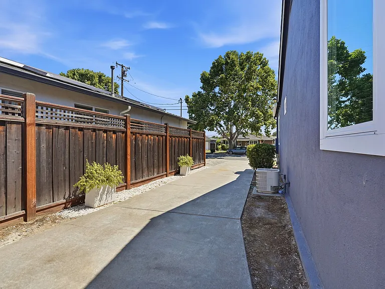 2291 Cottle Ave — Photo 38