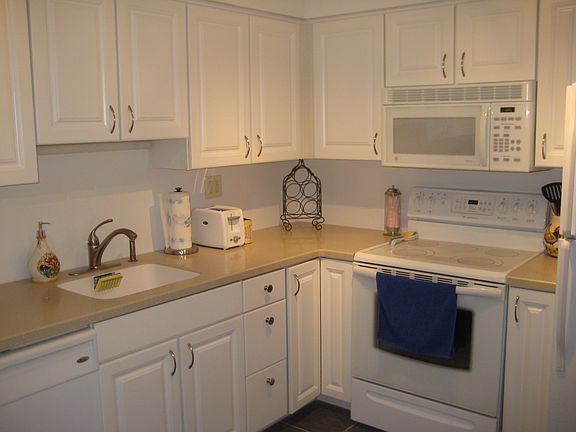 2nd image of 4000 Gypsy Ln Unit 621F1