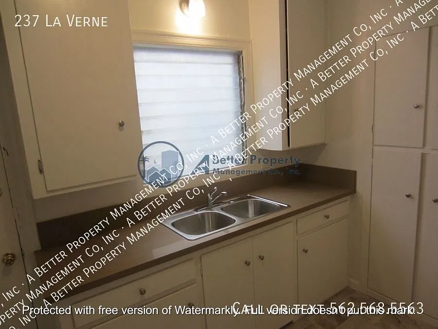 Belmont Heights 2bed House W/Plank Hardwood Floors & Garage! — Photo 3