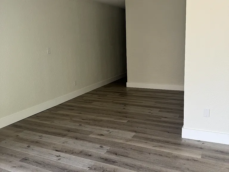 10 Rivercrest Dr #8A — Photo 8