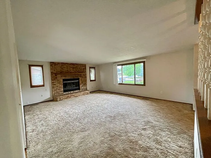4808 N Franklin Ave — Photo 2