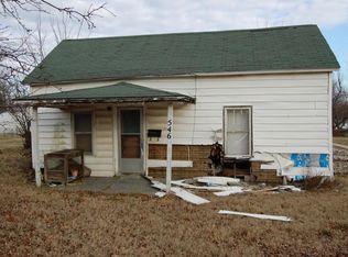 546 S Rinker Ave, Aurora, MO 65605