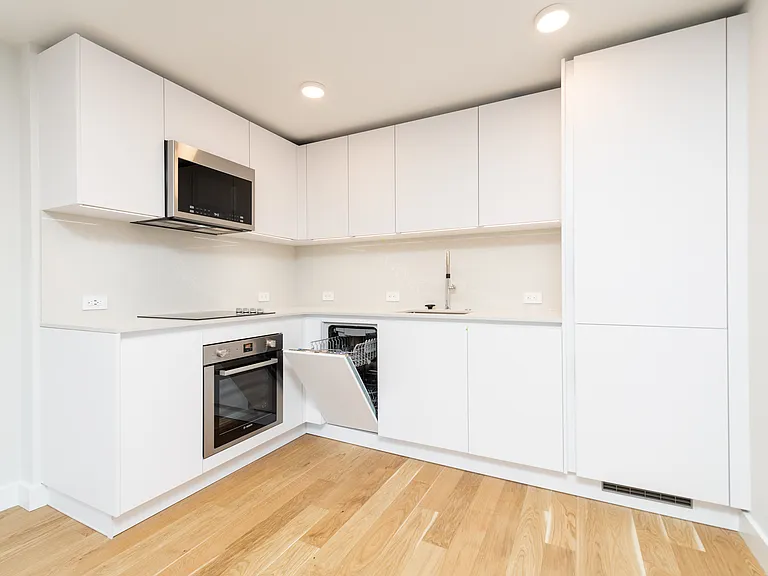 334 Harvard St #G3 — Photo 1