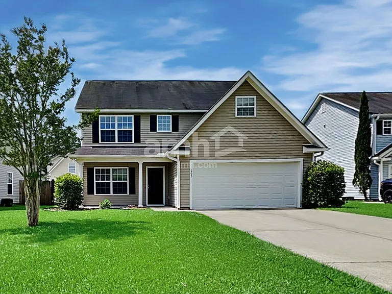 205 Turner Greens Ct — Photo 1