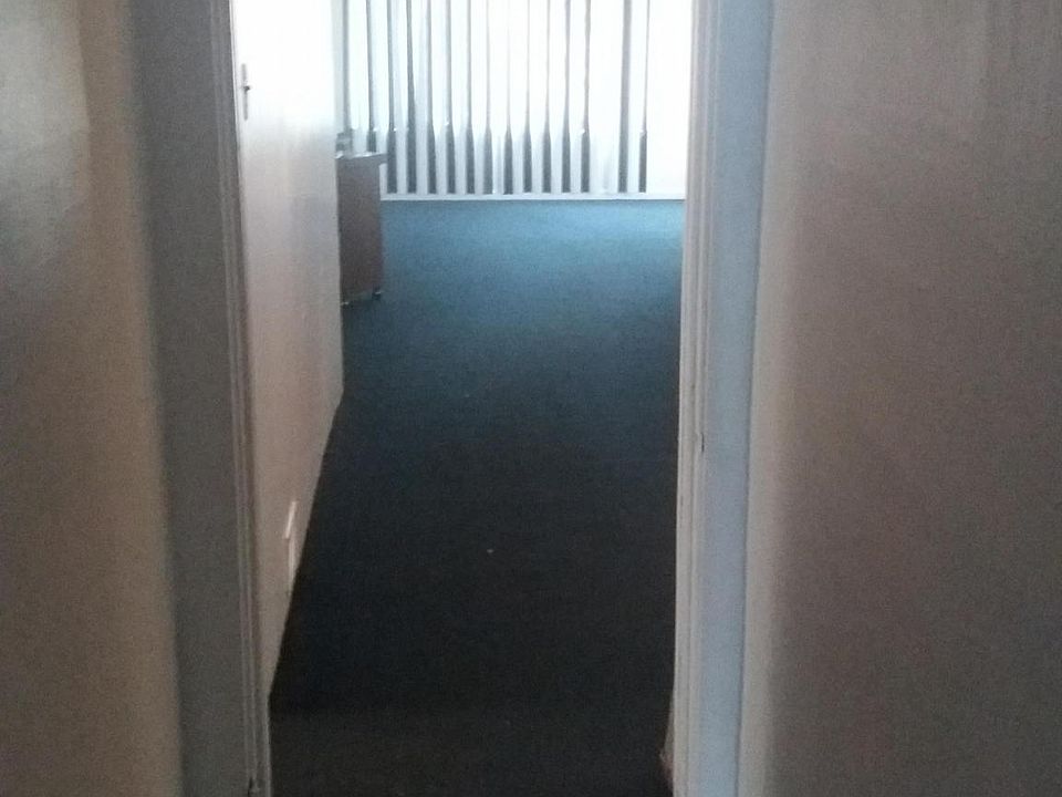 2nd image of 33 Forman St #1
