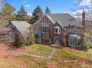 1863 Encore Ln, Ann Arbor, MI 48103