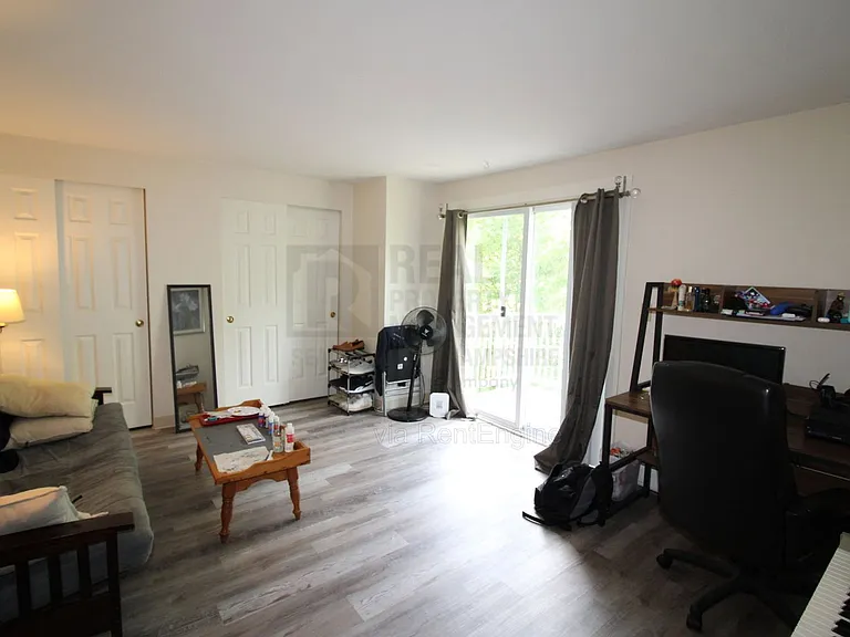 28 Ivy Ln #5 — Photo 7