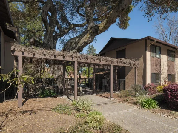 610 Gilbert Ave APT 25, Menlo Park, CA 94025
