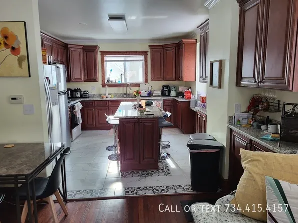 426 S 4th Ave, Ann Arbor, MI