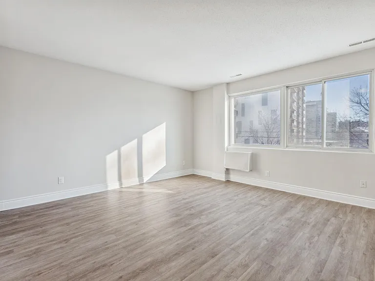 200 Bronson Ave — Photo 31