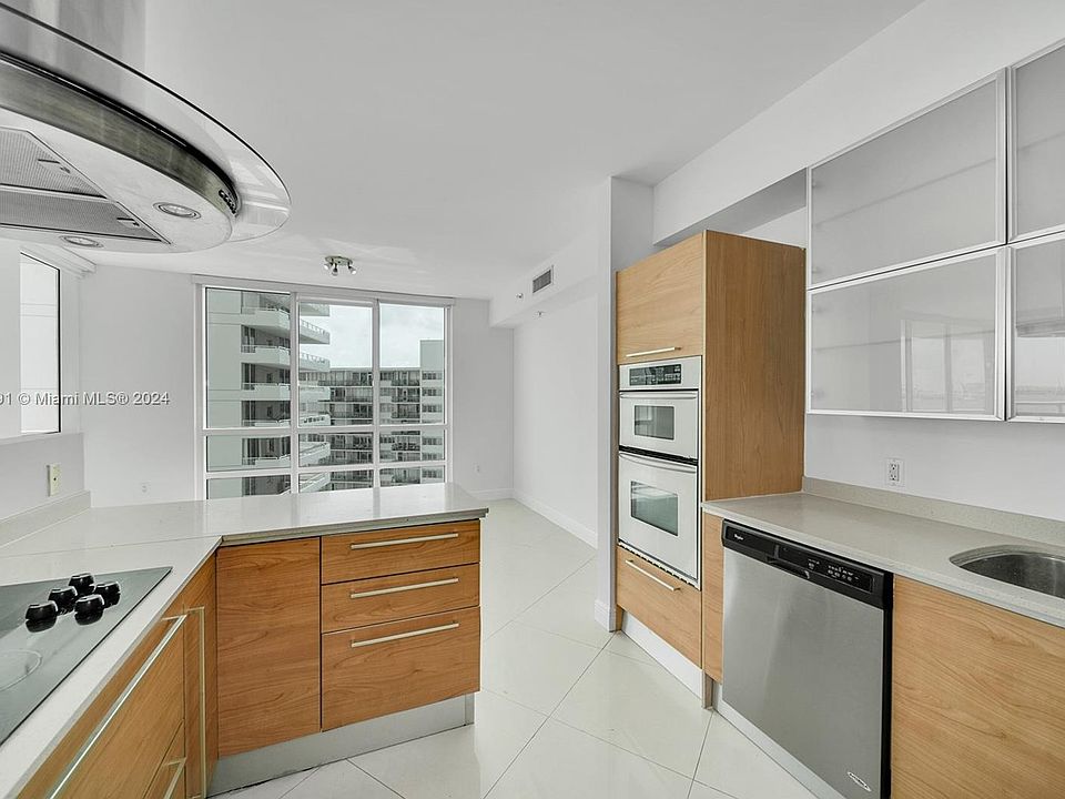 1st image of 218 SE 14th St Floor 11