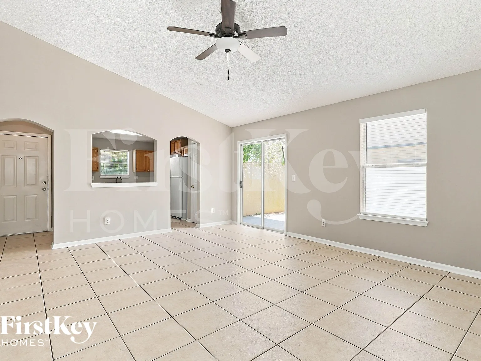 3 bed, 2.0 bath, 1268 sqft, $1,690 — Photo 4
