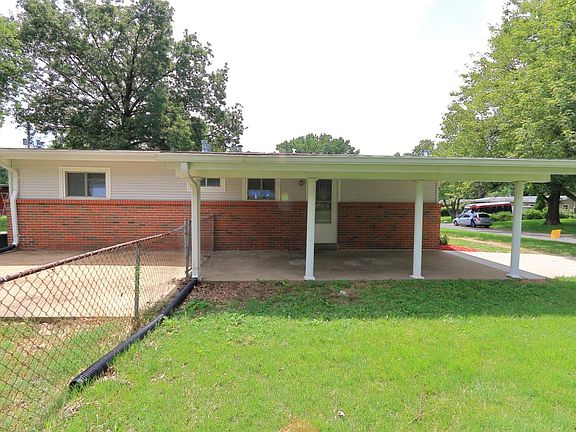 2nd image of 520 Larry Dr