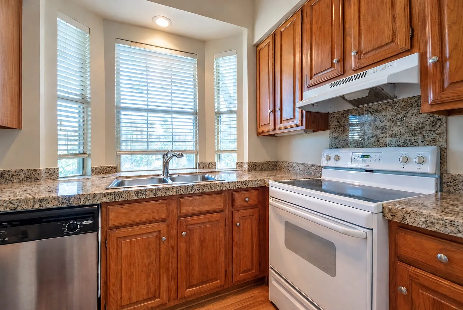 1 bed, 1.0 bath, 655 sqft, $2,450 — Photo 4