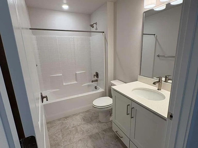 19319 NE 69th Way #101 — Photo 7