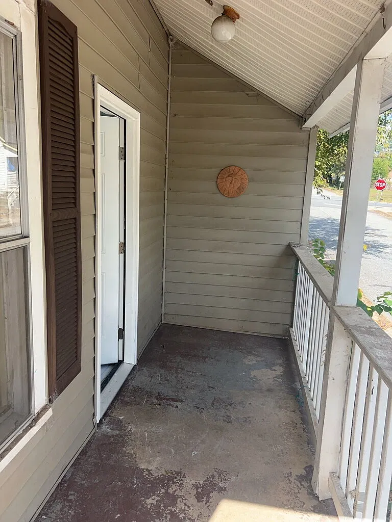 2 bed, 1.0 bath, $875 — Photo 4