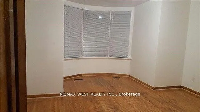 78 Millicent St #UPPER — Photo 4