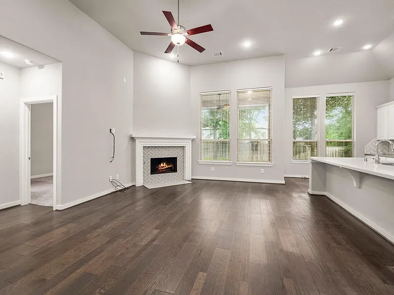150 Mayfield Dr — Photo 10