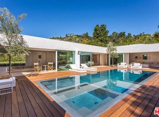 1106 N Hillcrest Rd, Beverly Hills, CA 90210