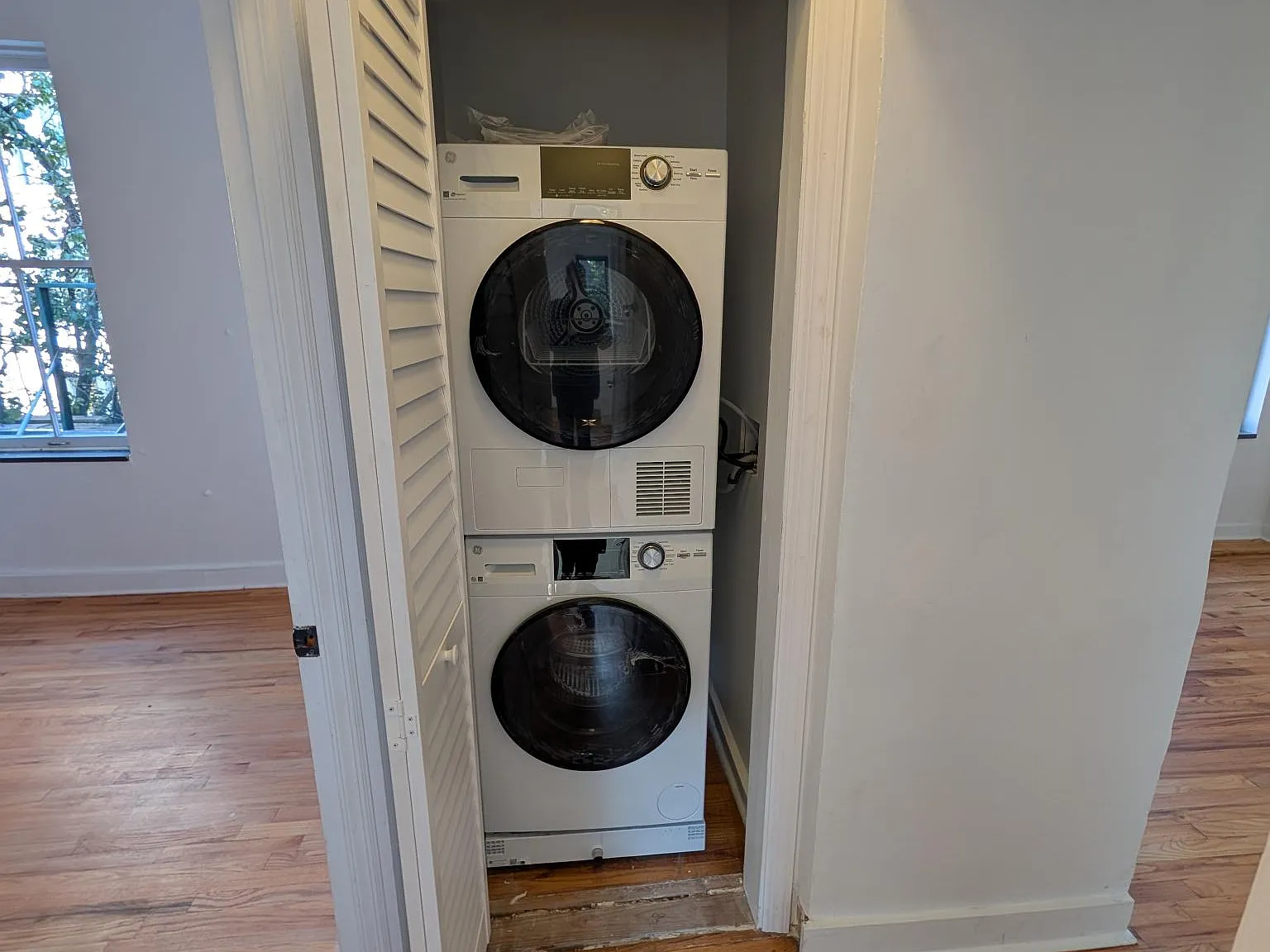 17 Perry Street — Photo 2