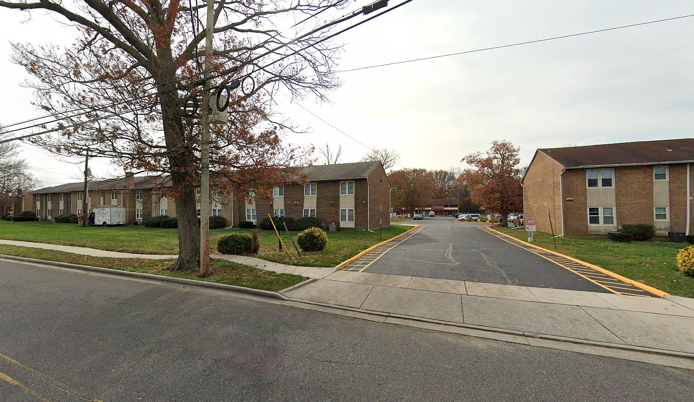 Vineland Apartments — Photo 1