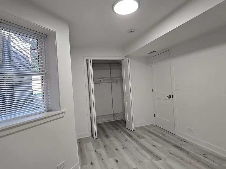 2451 N Ridgeway Ave #G — Photo 12