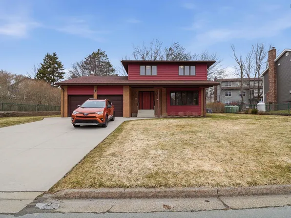 9 Nighthawk Ln, Halifax, NS B4A 3L2