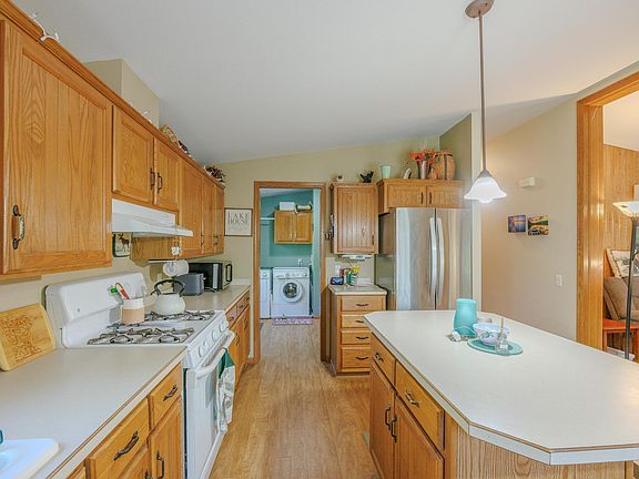 5th image of 19296 Necktie Ln