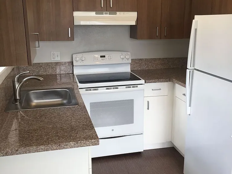 565 N Rosa Parks Way — Photo 16