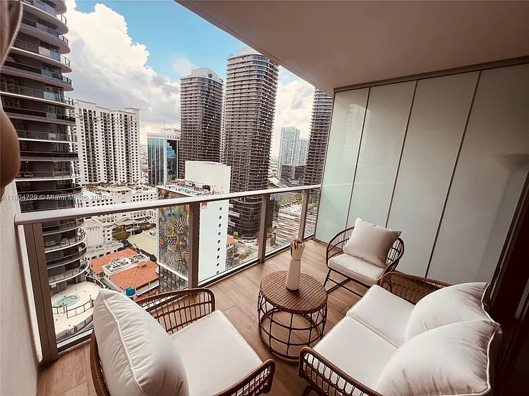 1010 Brickell Ave #2710 — Photo 17