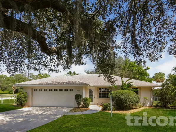 8105 Longbay Blvd, Sarasota, FL 34243
