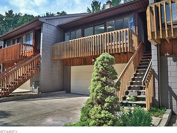 3rd image of 2270 Pine Top Ct