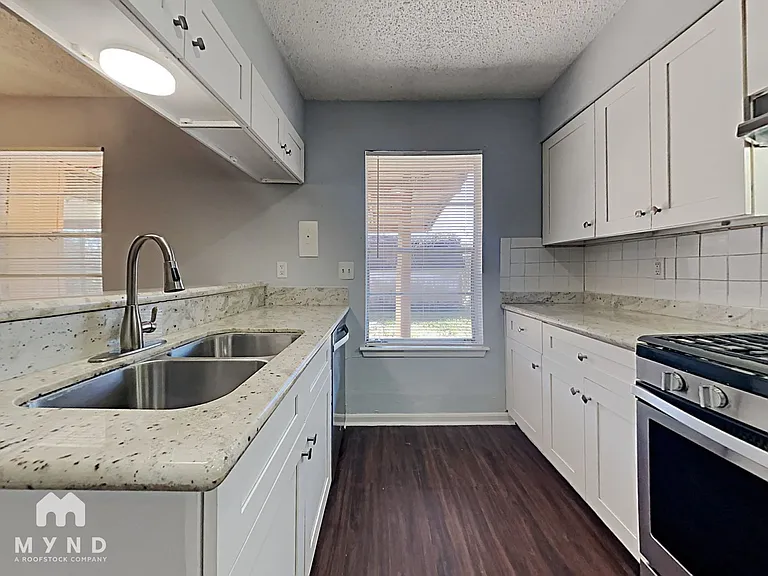 8466 Gallahad St — Photo 3