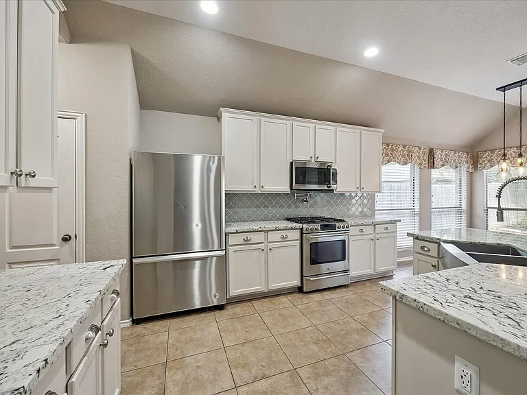 23107 Enchanted Cactus Dr — Photo 6