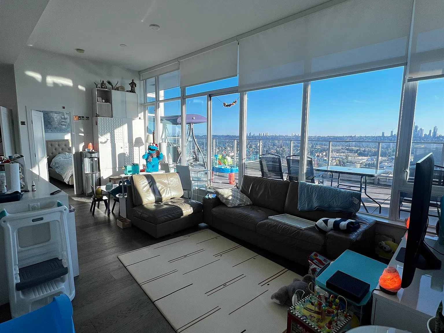 2 bed, 956 sqft, $3,595 — Photo 3