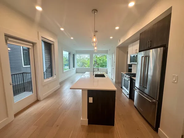105 Washington St #2A, Somerville, MA 02143