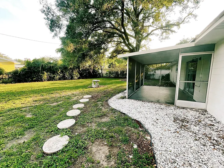 1515 Orangewood Dr — Photo 4