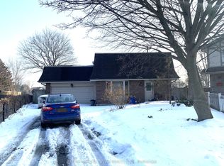 28 Nordic Ct, Whitby, ON L1N5N3