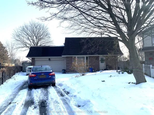 28 Nordic Ct, Whitby, ON L1N 5N3