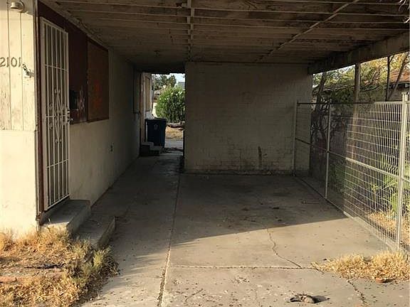 4th image of 2101 Elm Ave