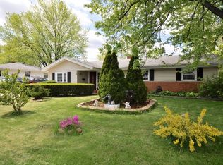 110 S Springinsguth Rd, Schaumburg, IL 60193